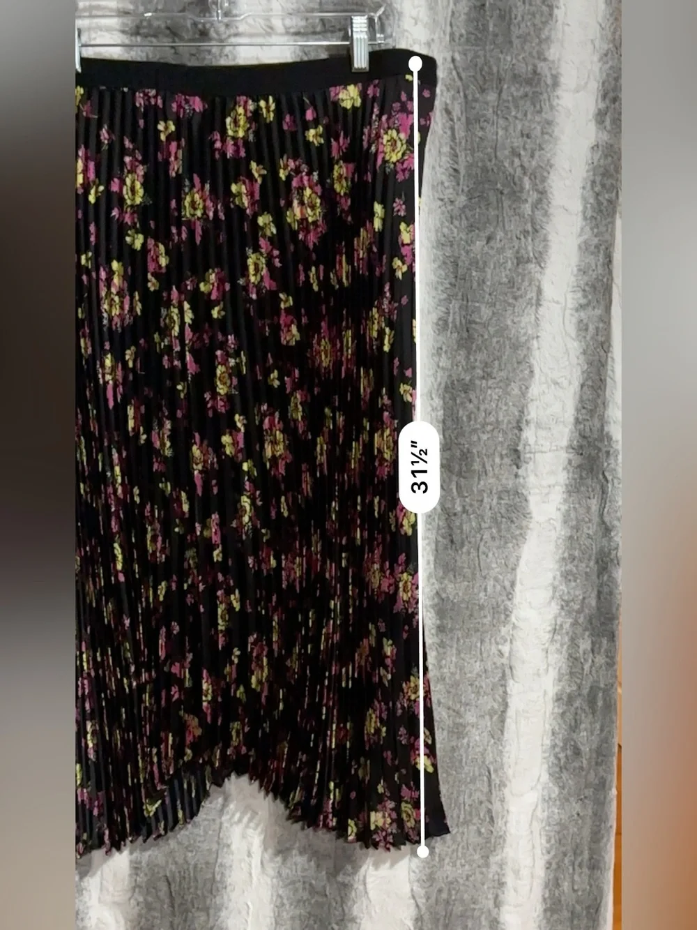 Asymmetrical Pleated Floral Skirt - Black Floral Print size XL (16-18)
